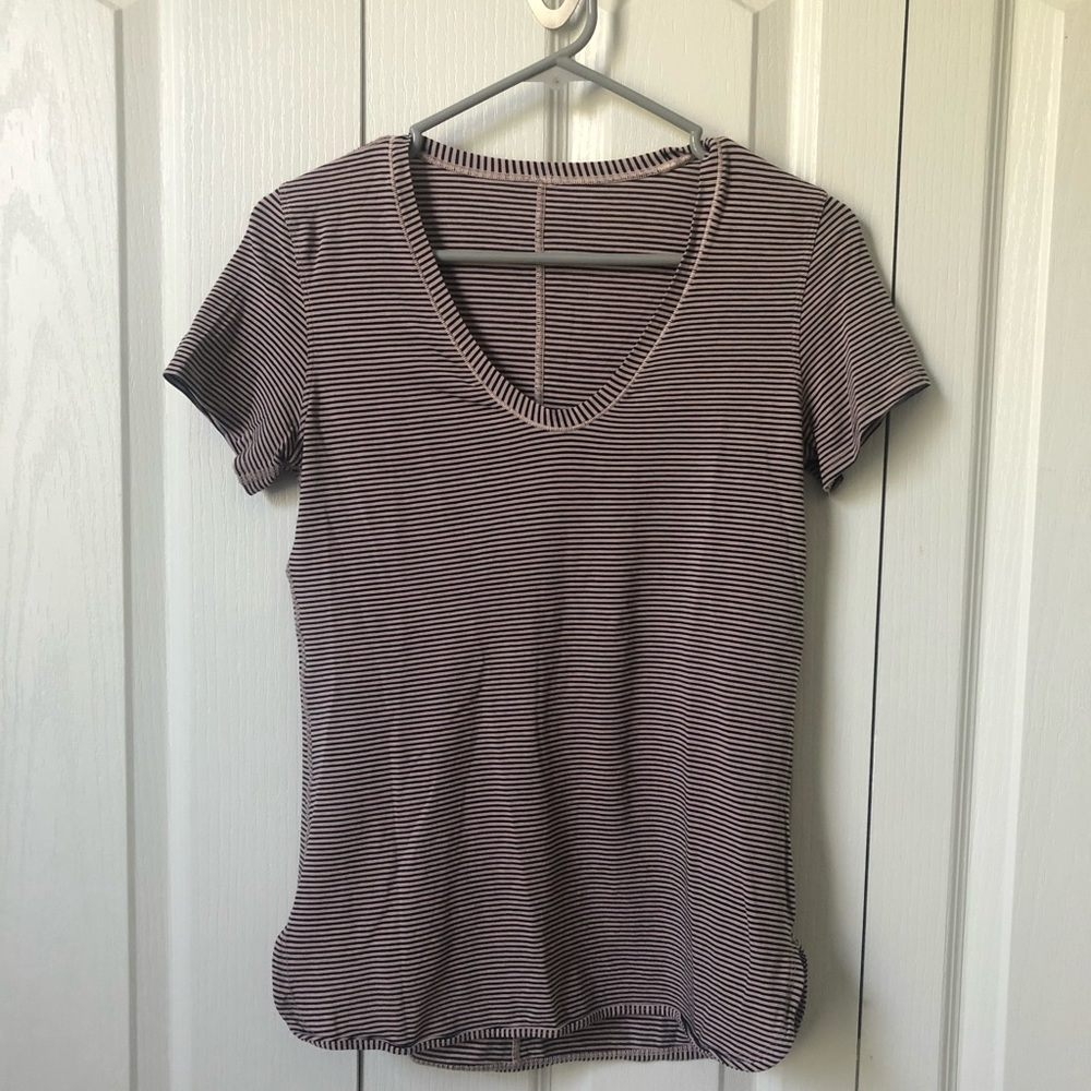 Lululemon low v shirt